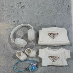 Labubu 5 piece outfit. Beanie top headphones camera shoes new